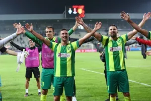 Η βραδιά έκλεισε με "ΑΕΚ, ΑΕΚ..." μαζί με τον κόσμο! (βίντεο kerkida)