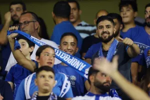(Φωτορεπορτάζ) Ο κόσμος στο Ανόρθωση-ΑΠΟΕΛ