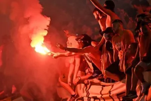 (Φωτορεπορτάζ) Ο κόσμος στο Ανόρθωση-ΑΠΟΕΛ