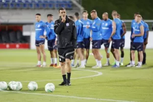 Η προπόνηση του Απόλλωνα στο Rheinpark Stadion (φώτος)