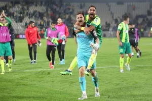 Η βραδιά έκλεισε με "ΑΕΚ, ΑΕΚ..." μαζί με τον κόσμο! (βίντεο kerkida)