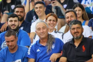 (Φωτορεπορτάζ) Ο κόσμος στο Ανόρθωση-ΑΠΟΕΛ
