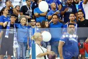 (Φωτορεπορτάζ) Ο κόσμος στο Ανόρθωση-ΑΠΟΕΛ