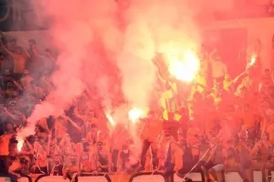 (Φωτορεπορτάζ) Ο κόσμος στο Ανόρθωση-ΑΠΟΕΛ