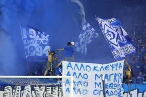 (Φωτορεπορτάζ) Ο κόσμος στο Ανόρθωση-ΑΠΟΕΛ