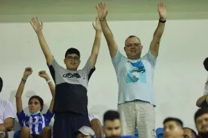 (Φωτορεπορτάζ) Ο κόσμος στο Ανόρθωση-ΑΠΟΕΛ
