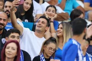 (Φωτορεπορτάζ) Ο κόσμος στο Ανόρθωση-ΑΠΟΕΛ