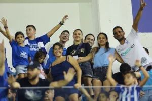 (Φωτορεπορτάζ) Ο κόσμος στο Ανόρθωση-ΑΠΟΕΛ
