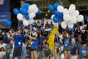 (Φωτορεπορτάζ) Ο κόσμος στο Ανόρθωση-ΑΠΟΕΛ