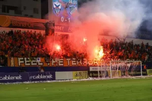 (Φωτορεπορτάζ) Ο κόσμος στο Ανόρθωση-ΑΠΟΕΛ