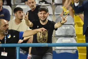 (Φωτορεπορτάζ) Ο κόσμος στο Ανόρθωση-ΑΠΟΕΛ