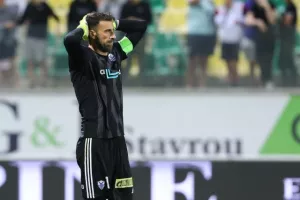 Λόρια στην Αρένα!