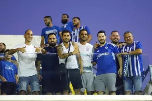 (Φωτορεπορτάζ) Ο κόσμος στο Ανόρθωση-ΑΠΟΕΛ