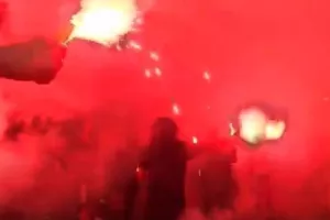 ΑΕΚ - Παρακάμερα: Το έκαψαν οι ΑΕΚτζήδες! 