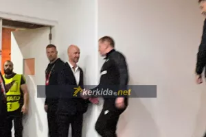 Χειραψία, αγκαλιά και... ραντεβού (φώτος)