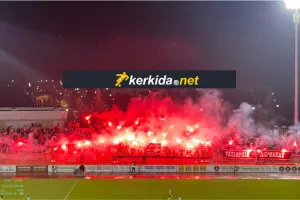 Show με... πυρσούς από τους ΑΠΟΕΛίστες (βίντεο kerkida)
