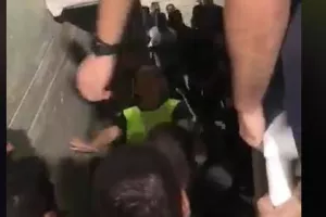 ΦΟΒΕΡΟ!!!/Στο γήπεδο ως σεκιούριτι παράνομος μετανάστης!