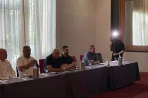 ΕΡΩΤΗΜΑ στη συνέλευση/ΠΟΥ είναι ο Ακρίτας;