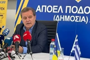 Πετρίδης για διαιτησία: "Σε κάθε παιχνίδι βλέπουμε πράγματα και θαύματα!"