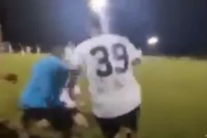 (ΒΙΝΤΕΟ) Φαουλάρα... στο Αγροτικό! 
