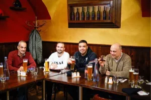 Γεύμα στους εκπροσώπους των ΜΜΕ (Φώτος)