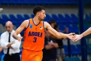 ΦΩΤΟΣ από τη νίκη του ΑΠΟΕΛ