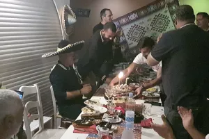 Γιόρτασε... στα μεξικάνικα ο κόουτς! (Φώτος/Βίντεο)