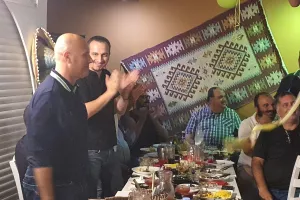 Γιόρτασε... στα μεξικάνικα ο κόουτς! (Φώτος/Βίντεο)