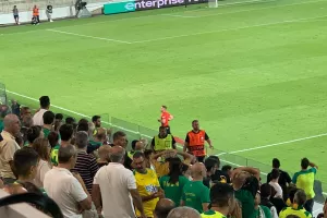 Πέναλτι και ισοφάριση για ΑΕΚ μέσω on-field review (βίντεο)