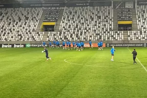 To KERKIDA στο "Košická Futbalová Aréna"- Η προπόνηση του Απόλλωνα (βίντεο/φώτος)