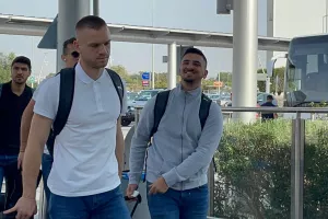 Άφιξη παικτών, 'μέσα' οι Ρομπέρζ, Φιλιώτης (φώτος)