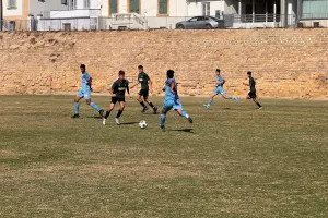 (Κ16) Βυσσινί "τριάρα"
