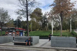 Βόλτα στην Πλατεία Ταξίμ (φώτος)