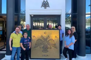 Εντυπωσιακό ψηφιδωτό με χρυσό δικέφαλο για το Μουσείο της ΑΕΚ