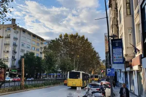 (Φώτος - Μέρα αγώνα) Πρωινό στη Πόλη 