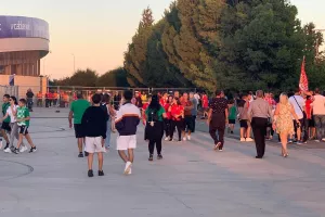 Μαζεύονται... οι Ομονοιάτες, παρουσία και "Κόκκινων Διαβόλων" (φώτος Kerkida)