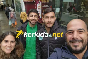 Σέλφι με Ανδρόνικο και Νικόλα έξω από το Manchester Arndale!