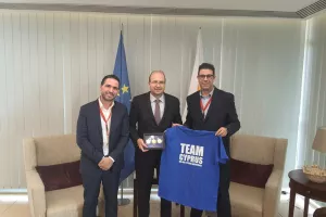 Ο πρόεδρος της ΚΟΚ συναντήθηκε με τον Υπουργό Άμυνας