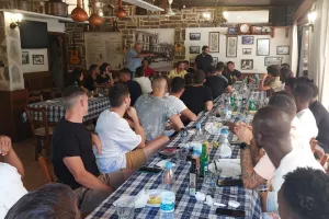 Τραπέζωμα... 
