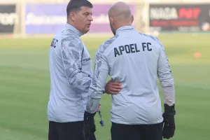 ΦΩΤΟΣ-ΑΠΟΕΛ/Δουλειά... για Απόλλωνα στον Naga Pay Αρχάγγελο