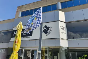 ΦΩΤΟΣ/ Ντύθηκε με "μπλε" και "άσπρο" η Πάφος!