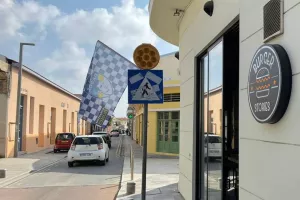 ΦΩΤΟΣ/ Ντύθηκε με "μπλε" και "άσπρο" η Πάφος!