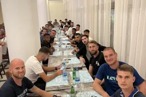 Δείπνο σε εξαιρετικό κλίμα (φώτος)