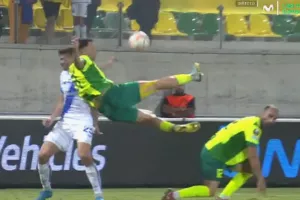 Απίθανη γκολάρα - ζωγραφιά ο Άλτμαν, 1-0 η ΑΕΚ (βίντεο)