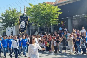Παρέλασε το σωματείο Απόλλων/ΦΩΤΟΣ