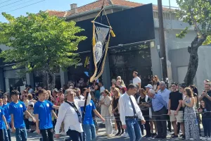 Παρέλασε το σωματείο Απόλλων/ΦΩΤΟΣ