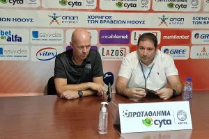 ΜΠΕΡΓΚ: "Δεν γίνεται να δεχόμαστε επίθεση στον πάγκο μας"