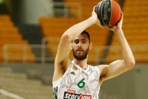 Παναθηναϊκός: Ο Παπαγιάννης άνοιξε λογαριασμό από το τρίποντο