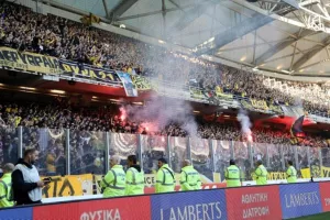 Μπήκε φάιμπεργκλας και στο άλλο πέταλο της «Opap Arena»