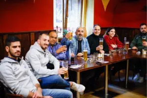Γεύμα στους εκπροσώπους των ΜΜΕ (Φώτος)